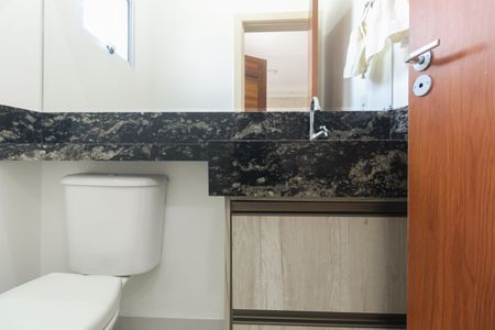 Casa de condomínio à venda com 110m², 3 quartos e 2 vagasLavabo 