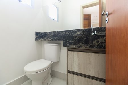 Casa de condomínio à venda com 110m², 3 quartos e 2 vagasLavabo 