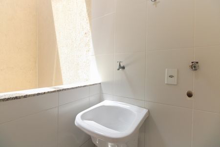 Casa de condomínio à venda com 110m², 3 quartos e 2 vagasÁrea de Serviço 