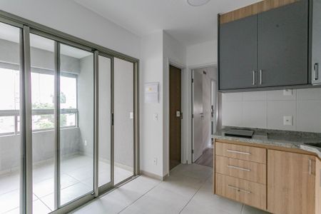 Sala e cozinha de apartamento para alugar com 2 quartos, 41m² em Aclimação, São Paulo