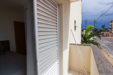 Apartamento para alugar com 47m², 2 quartos e 1 vagaVaranda do Quarto 1