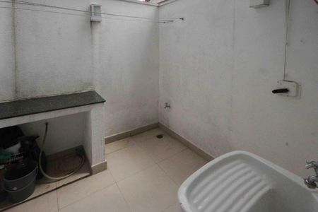 Casa de condomínio à venda com 80m², 2 quartos e 1 vagaÁrea de Serviço