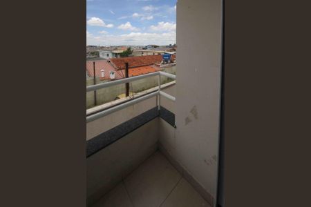 Casa de condomínio à venda com 80m², 2 quartos e 1 vagaVaranda