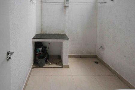 Casa de condomínio à venda com 80m², 2 quartos e 1 vagaÁrea de Serviço