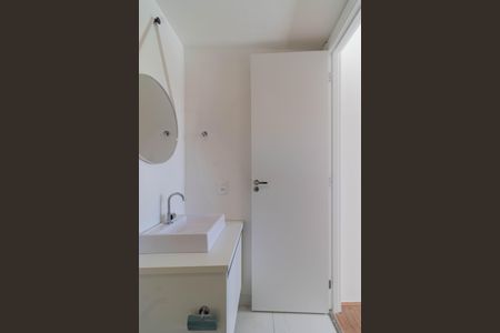 Banheiro da Suíte de apartamento para alugar com 1 quarto, 25m² em Parque Industrial Tomas Edson, São Paulo