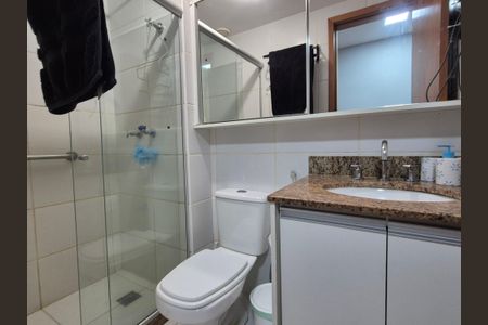 Apartamento à venda com 109m², 4 quartos e sem vaga Apartamento à venda com 109m², 4 quartos e sem vagaBanheiro social