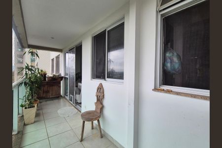 Apartamento à venda com 109m², 4 quartos e sem vaga Apartamento à venda com 109m², 4 quartos e sem vagaVaranda