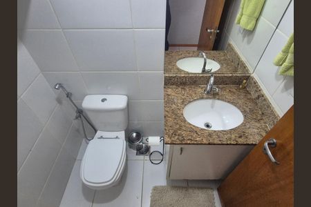 Apartamento à venda com 109m², 4 quartos e sem vaga Apartamento à venda com 109m², 4 quartos e sem vagaLavabo