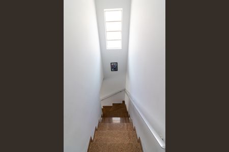 Casa à venda com 170m², 3 quartos e 1 vagaEscada