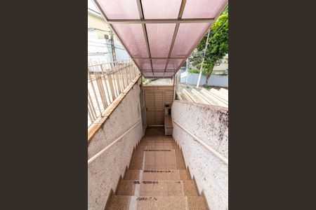 Casa à venda com 170m², 3 quartos e 1 vagaEscada de Entrada