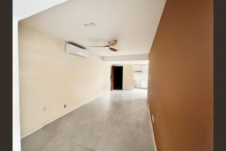 Sala de apartamento para alugar com 2 quartos, 90m² em Recreio dos Bandeirantes, Rio de Janeiro