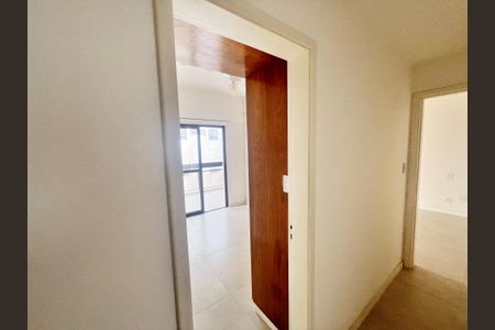 Corredor de apartamento para alugar com 2 quartos, 90m² em Recreio dos Bandeirantes, Rio de Janeiro
