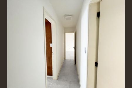 Corredor de apartamento para alugar com 2 quartos, 90m² em Recreio dos Bandeirantes, Rio de Janeiro