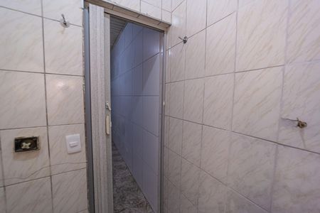 Casa para alugar com 60m², 2 quartos e sem vaga Casa para alugar com 60m², 2 quartos e sem vagaBanheiro Social