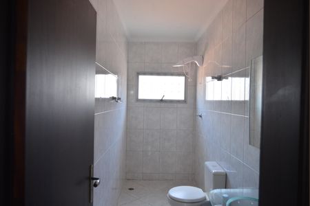 Casa para alugar com 274m², 3 quartos e 4 vagasBanheiro da Suíte 2