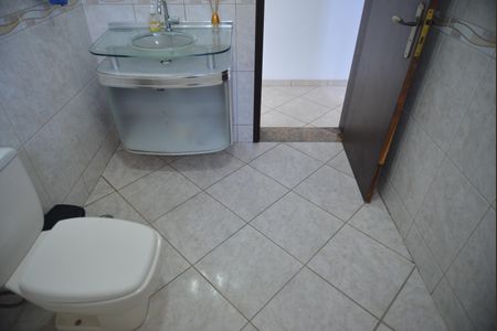 Casa para alugar com 274m², 3 quartos e 4 vagasBanheiro Social