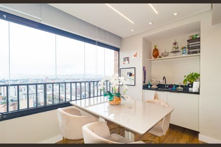 Apartamento para alugar com 72m², 2 quartos e 1 vagaVaranda