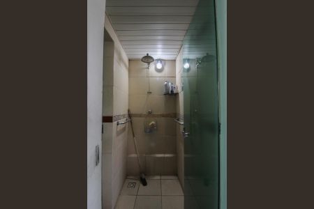 Casa à venda com 240m², 4 quartos e 4 vagas Casa à venda com 240m², 4 quartos e 4 vagasTerraço - Sauna