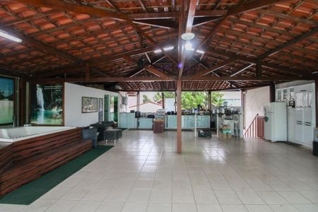 Casa à venda com 240m², 4 quartos e 4 vagas Casa à venda com 240m², 4 quartos e 4 vagasTerraço