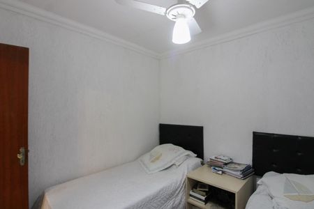 Casa à venda com 240m², 4 quartos e 4 vagas Casa à venda com 240m², 4 quartos e 4 vagasQuarto 1