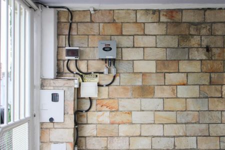 Casa à venda com 240m², 4 quartos e 4 vagas Casa à venda com 240m², 4 quartos e 4 vagasEnergia Solar