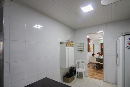 Casa à venda com 240m², 4 quartos e 4 vagas Casa à venda com 240m², 4 quartos e 4 vagasCozinha