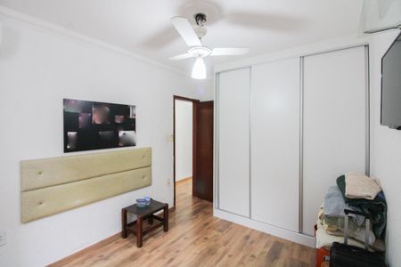 Casa à venda com 240m², 4 quartos e 4 vagas Casa à venda com 240m², 4 quartos e 4 vagasSuíte 1