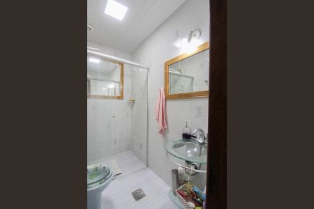 Casa à venda com 240m², 4 quartos e 4 vagas Casa à venda com 240m², 4 quartos e 4 vagasBanheiro Social