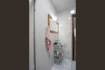 Casa à venda com 240m², 4 quartos e 4 vagas Casa à venda com 240m², 4 quartos e 4 vagasBanheiro Social