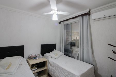 Casa à venda com 240m², 4 quartos e 4 vagas Casa à venda com 240m², 4 quartos e 4 vagasQuarto 1