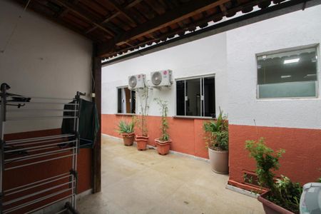 Casa à venda com 240m², 4 quartos e 4 vagas Casa à venda com 240m², 4 quartos e 4 vagasÁrea de Serviço