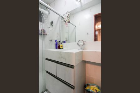 Casa à venda com 240m², 4 quartos e 4 vagas Casa à venda com 240m², 4 quartos e 4 vagasBanheiro da Suíte 2