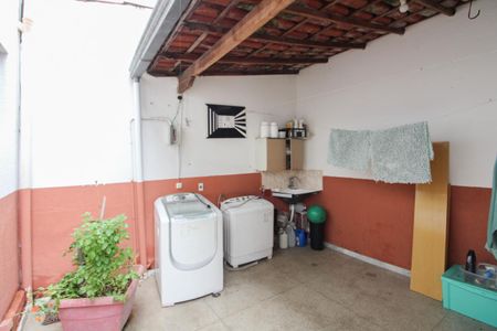 Casa à venda com 240m², 4 quartos e 4 vagas Casa à venda com 240m², 4 quartos e 4 vagasÁrea de Serviço