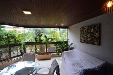 Apartamento à venda com 185m², 3 quartos e 2 vagasVaranda