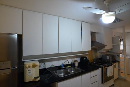Apartamento à venda com 185m², 3 quartos e 2 vagasCozinha