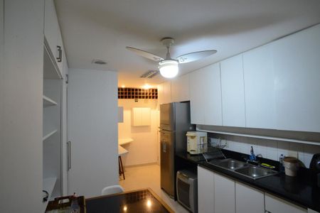 Apartamento à venda com 185m², 3 quartos e 2 vagasCozinha