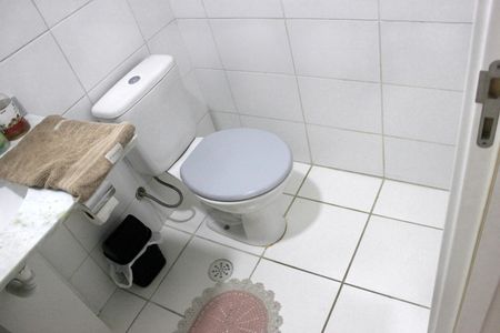 Apartamento à venda com 81m², 3 quartos e 2 vagasBanheiro social