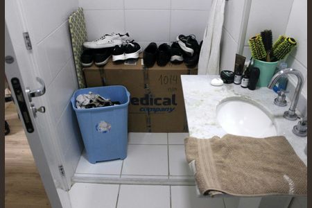 Apartamento à venda com 81m², 3 quartos e 2 vagasBanheiro social