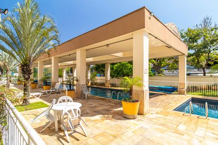 Apartamento à venda com 65m², 2 quartos e 1 vagaÁrea comum - Piscina