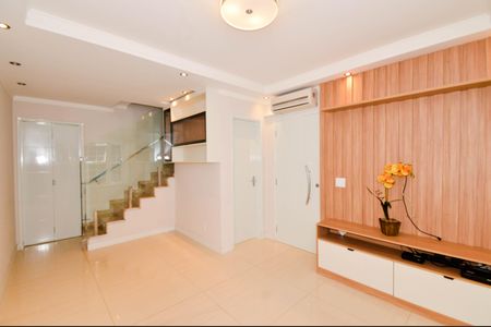 Casa de Condomínio para alugar com 3 quartos, 127m² em Jardim Celia, Guarulhos