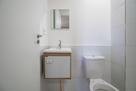 Banheiro de kitnet/studio para alugar com 1 quarto, 22m² em Jabaquara, São Paulo