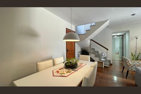 Apartamento para alugar com 145m², 3 quartos e 2 vagas Apartamento para alugar com 145m², 3 quartos e 2 vagasSala