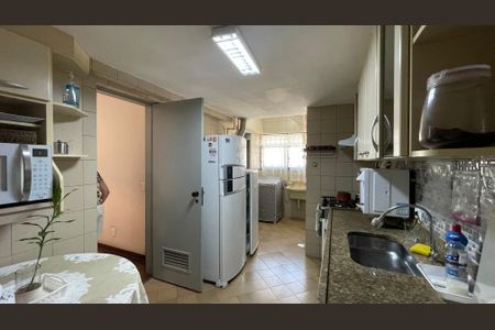Apartamento para alugar com 145m², 3 quartos e 2 vagas Apartamento para alugar com 145m², 3 quartos e 2 vagasCozinha