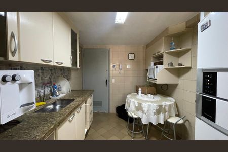 Apartamento para alugar com 145m², 3 quartos e 2 vagas Apartamento para alugar com 145m², 3 quartos e 2 vagasCozinha