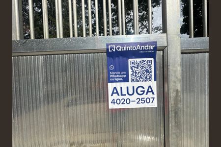 Casa à venda com 300m², 4 quartos e 8 vagas Casa à venda com 300m², 4 quartos e 8 vagasFachada