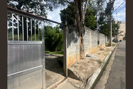 Casa à venda com 300m², 4 quartos e 8 vagas Casa à venda com 300m², 4 quartos e 8 vagasFachada