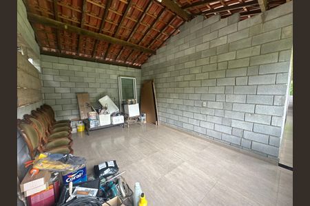 Casa à venda com 300m², 4 quartos e 8 vagas Casa à venda com 300m², 4 quartos e 8 vagasSala