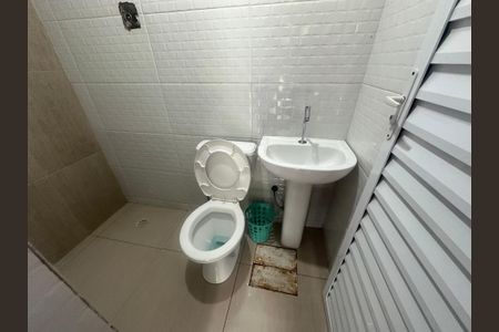 Casa à venda com 300m², 4 quartos e 8 vagas Casa à venda com 300m², 4 quartos e 8 vagasBanheiro da Suíte 2