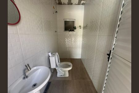 Casa à venda com 300m², 4 quartos e 8 vagas Casa à venda com 300m², 4 quartos e 8 vagasBanheiro 2