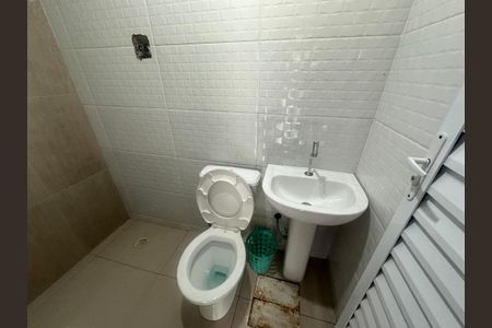 Casa à venda com 300m², 4 quartos e 8 vagas Casa à venda com 300m², 4 quartos e 8 vagasBanheiro da Suíte 2